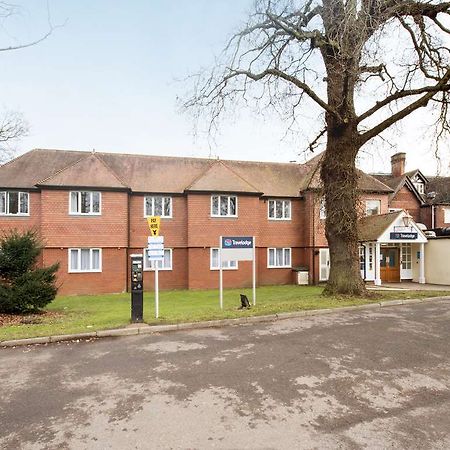 Travelodge Walton On Thames Exterior photo