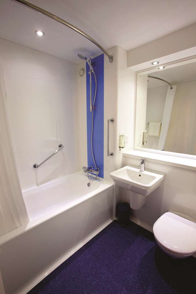 Travelodge Walton On Thames Room photo